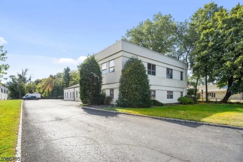 1167 Route 22, Mountainside Boro