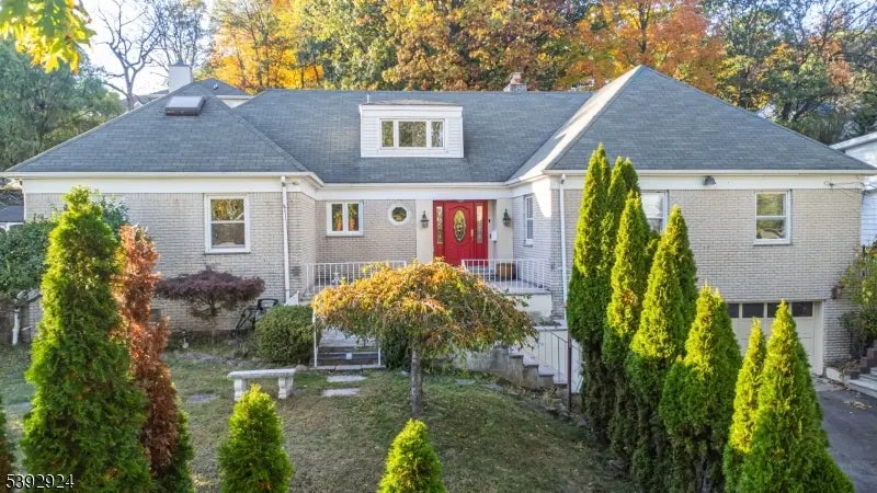 11 Mountain Way South, West Orange Twp.