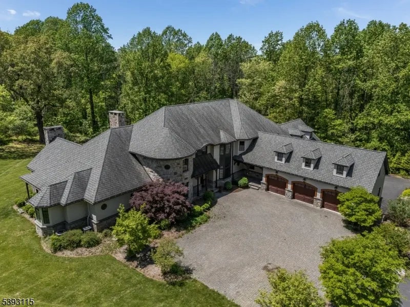 152 Whitebridge Road, Franklin Twp.