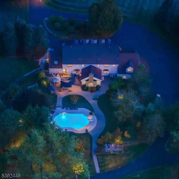 37 Pequest Rd, Green Twp.