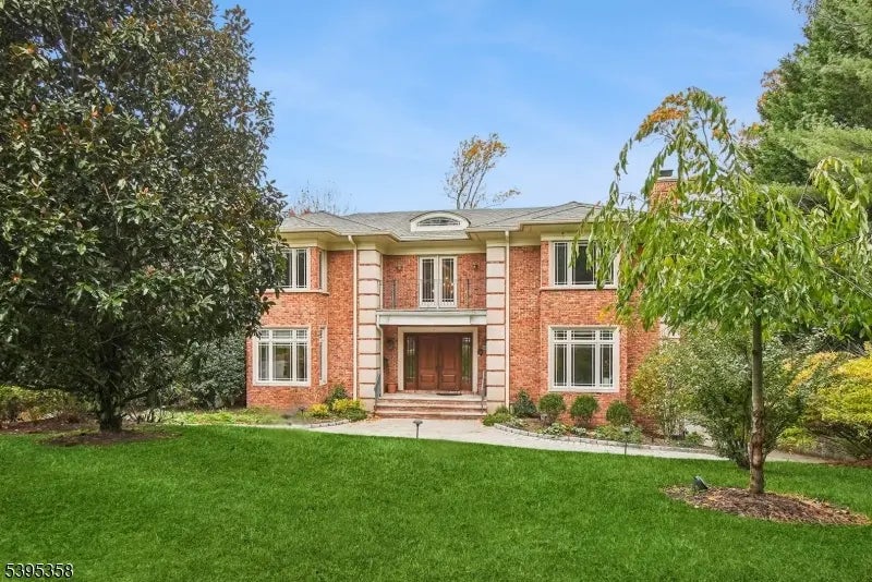 126 Fairfield Dr, Millburn Twp.