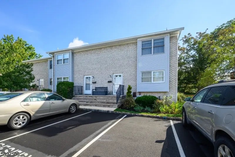 920 Robin Rd, Hillsborough Twp.