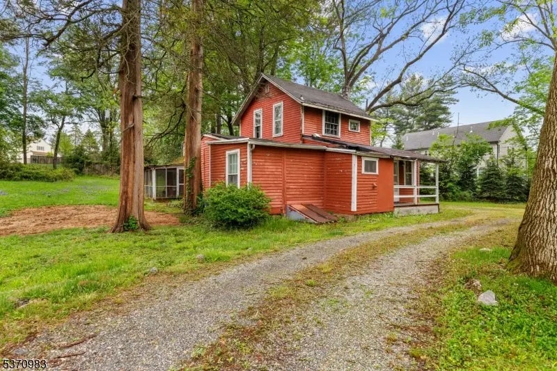 194 James St, Morris Twp.