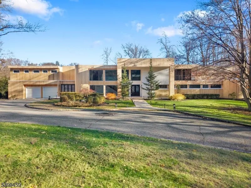 41 Park Way, West Orange Twp.