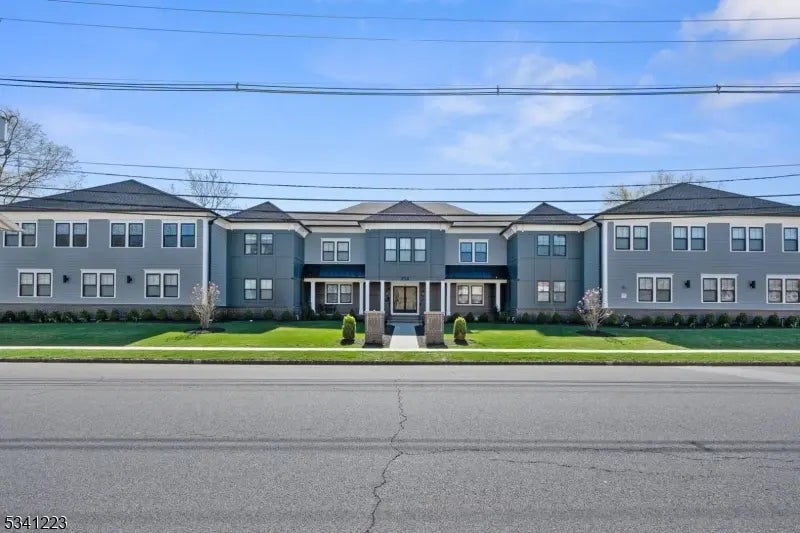 214 E Grove St, Westfield Town