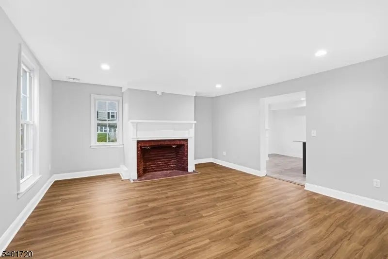 9 W Main St, Mendham Boro