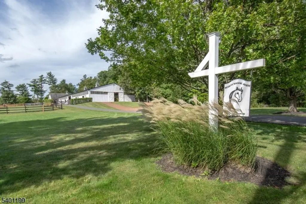 266 Province Line Road, Hopewell Twp.