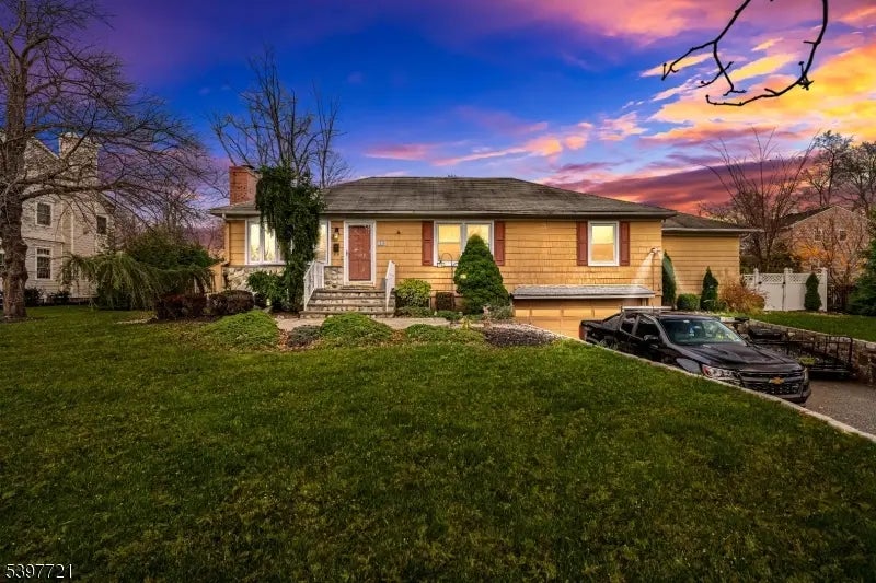 163 Briarwood Rd, Florham Park Boro