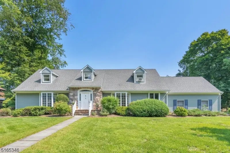 34 Woodmere Dr, Summit City