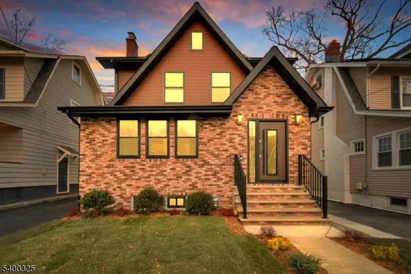 153 Garfield Pl, Maplewood Twp.