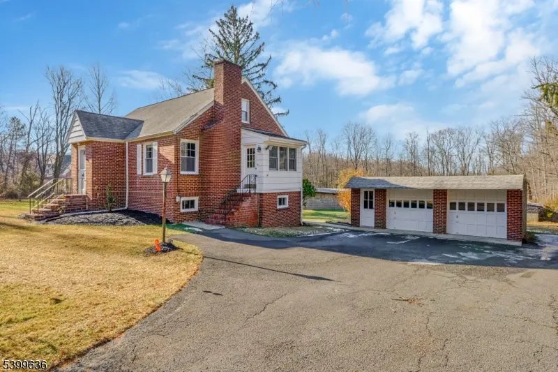 111 King George Rd, Warren Twp.