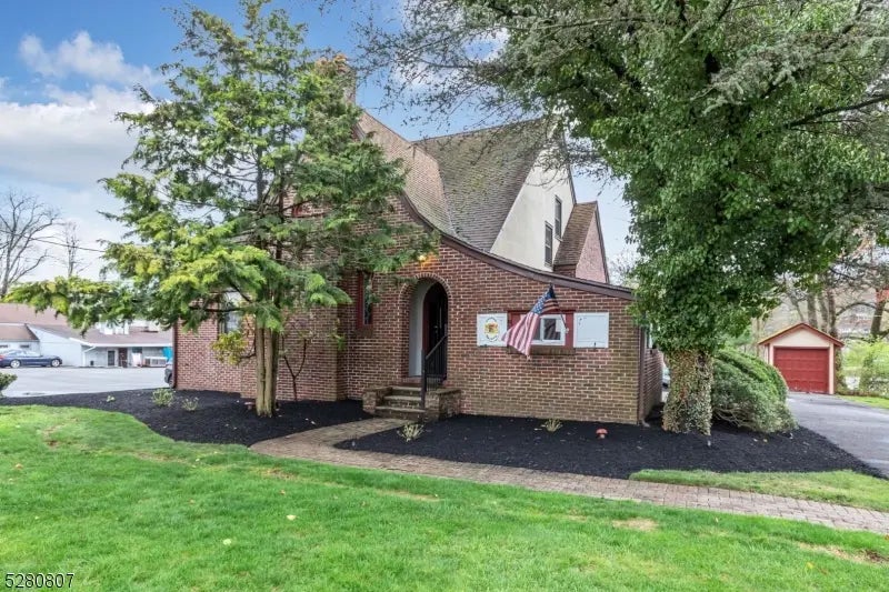 153 Stirling Rd, Watchung Boro