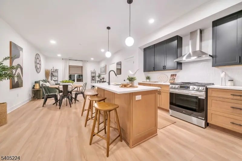 310 Encampment Ct., Montville Twp.