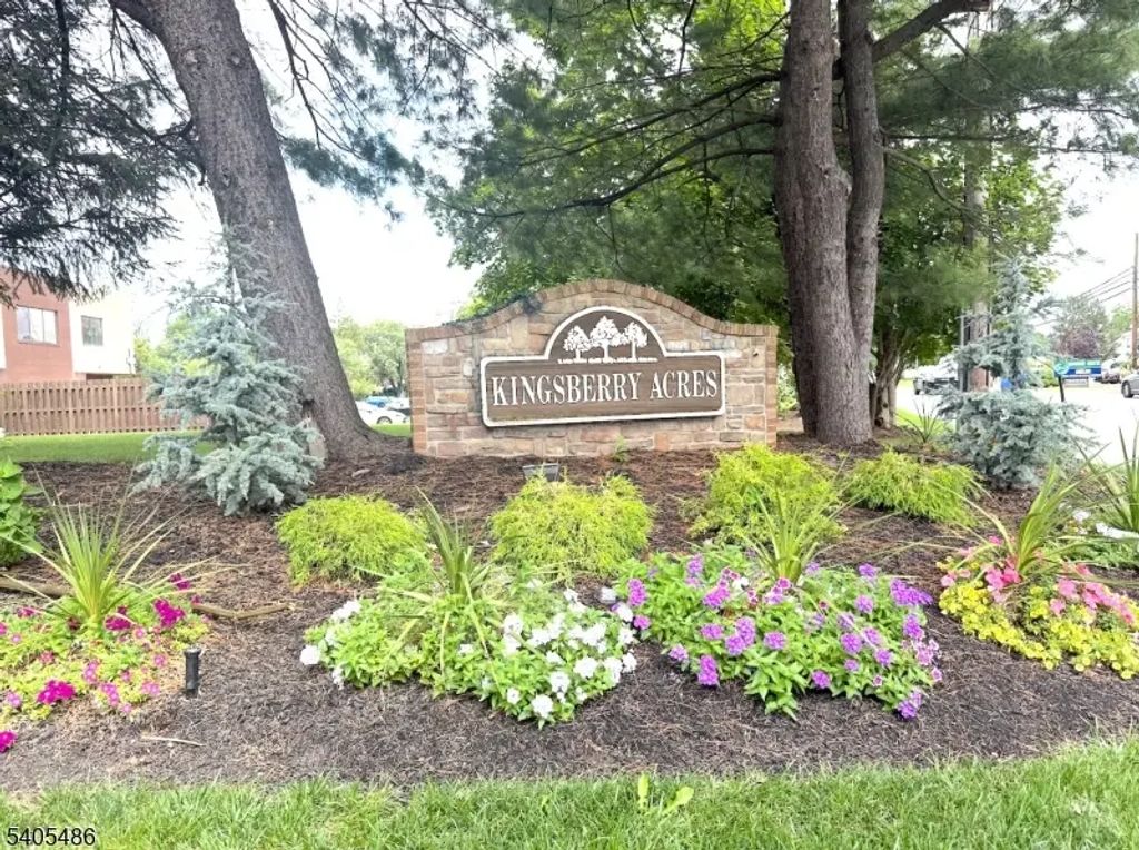 237 Kingsberry Dr, Franklin Twp.