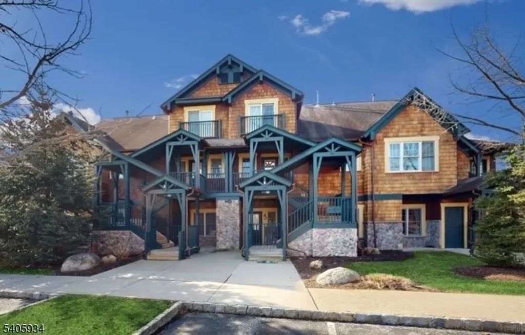 8 Maple Cres Unit 12, Vernon Twp.