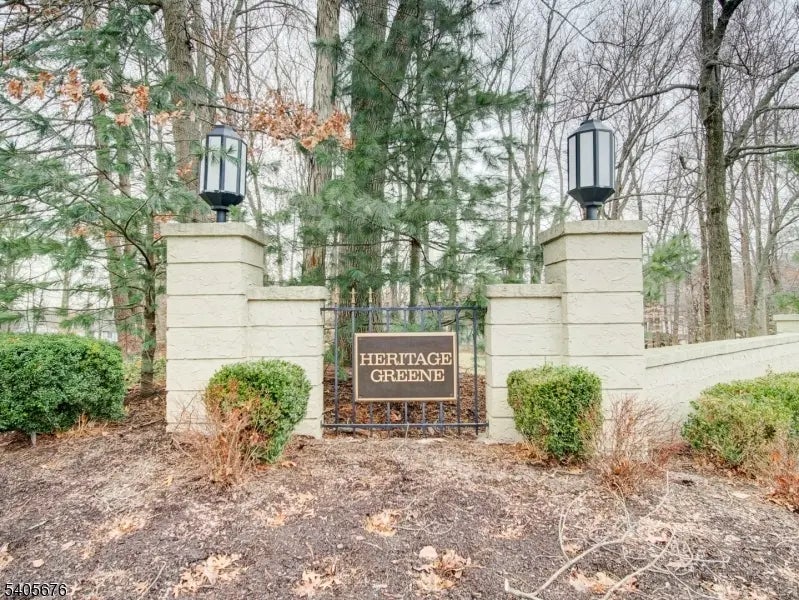 23e Heritage Dr, Chatham Twp.