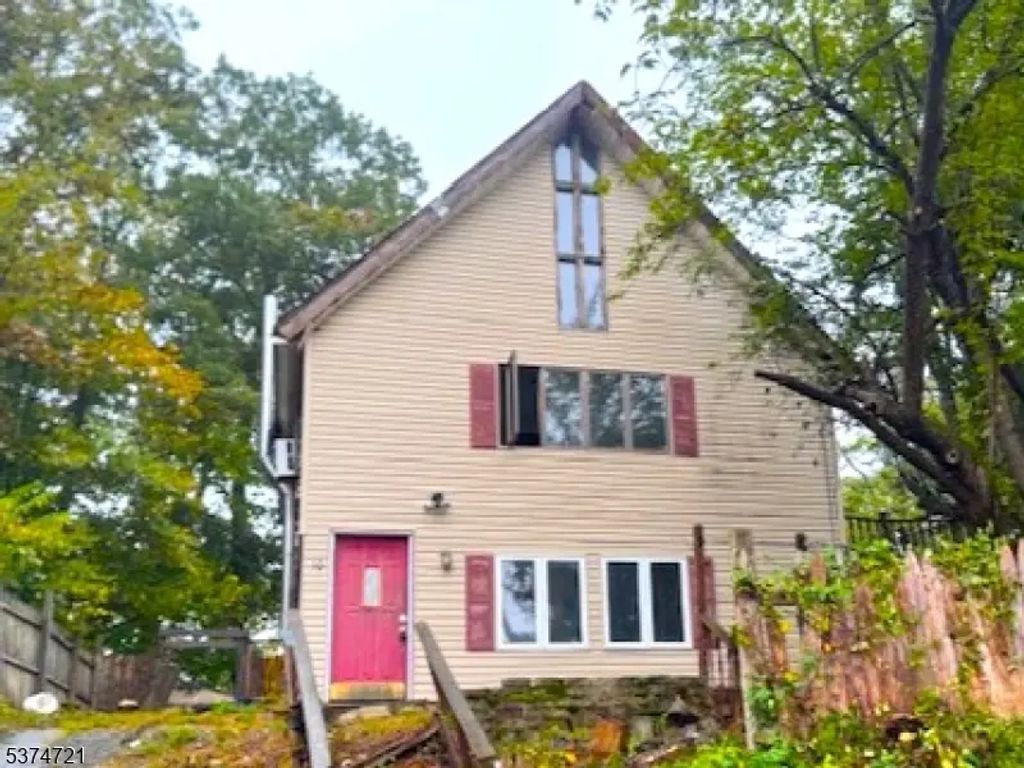 10 Summit Dr, Wantage Twp.