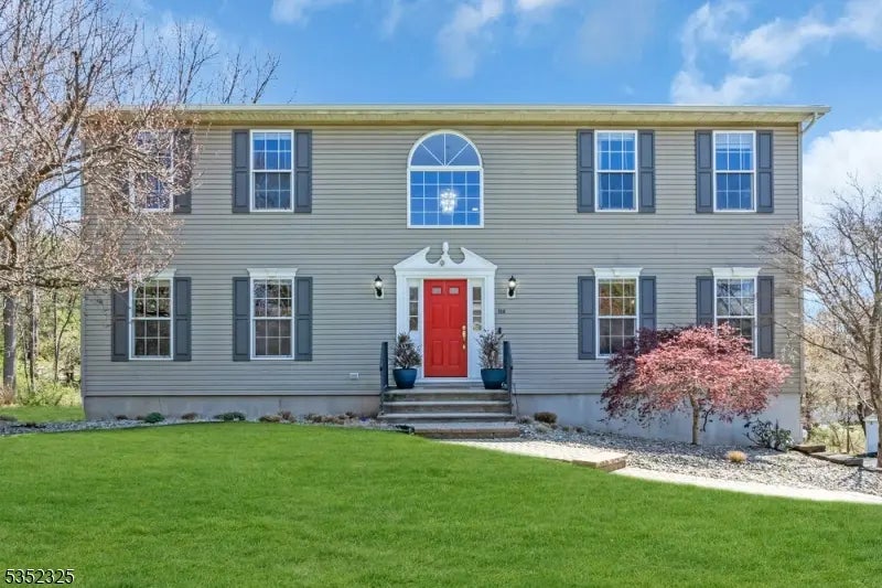 108 Miller Ln, Bridgewater Twp.