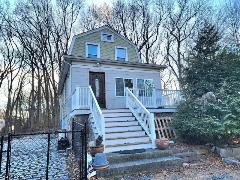 906 Center St, Scotch Plains Twp.