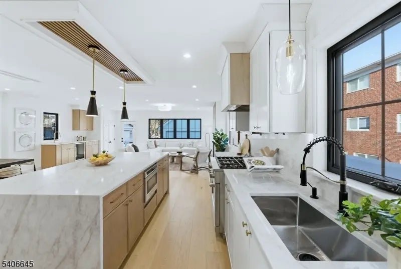 7 Willow St, Millburn Twp.