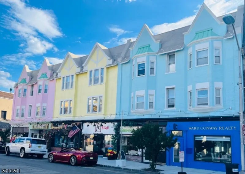 31 Elm Street, Westfield Town