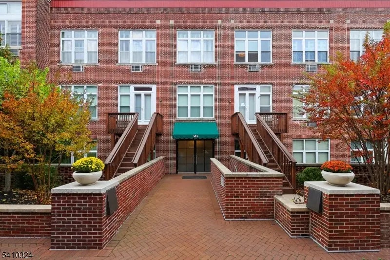 515 Trinity Place, Unit 1on, Westfield Town