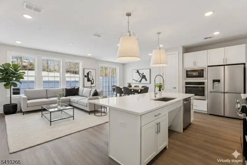 179 Jasmine Dr, Warren Twp.