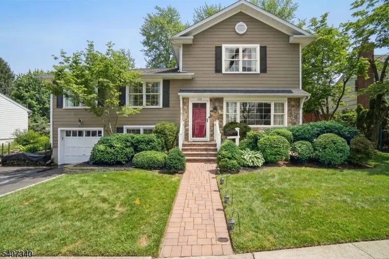 120 Center Ave, Chatham Boro