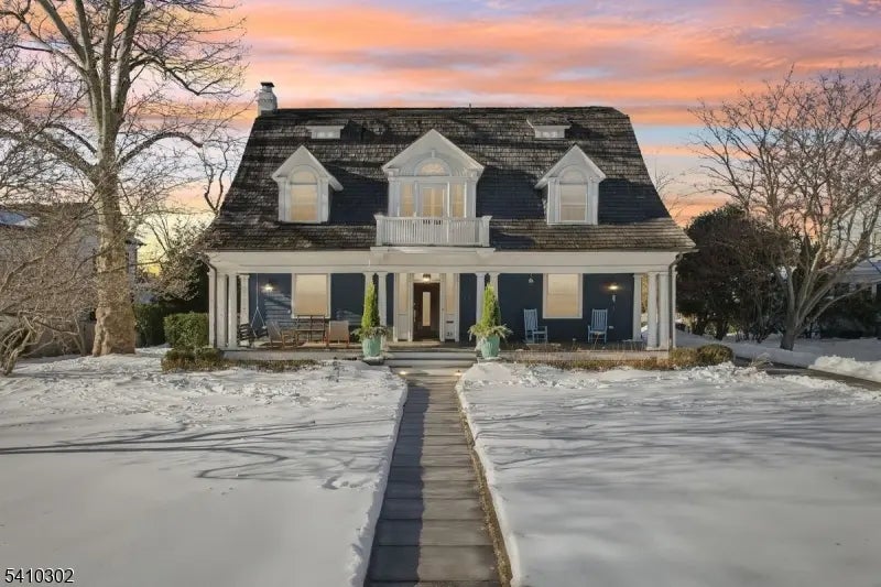 23 Stoneleigh Park, Westfield Town