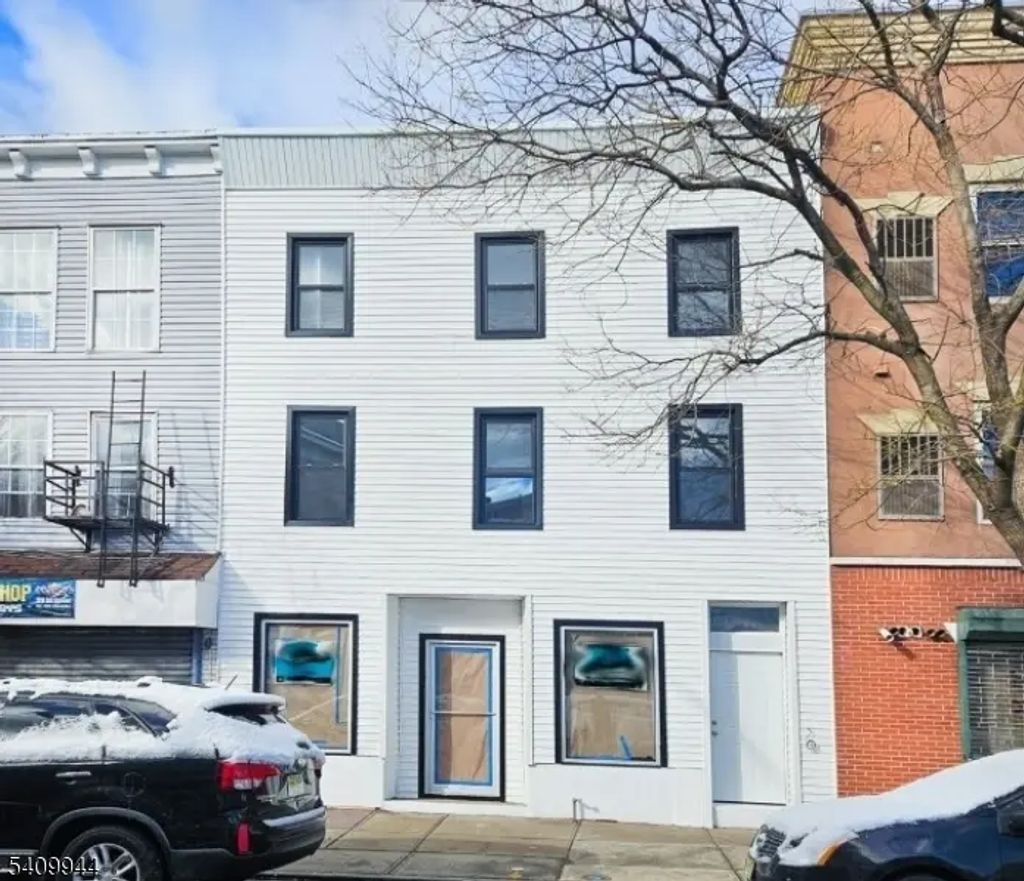 130 1st St, Elizabeth City