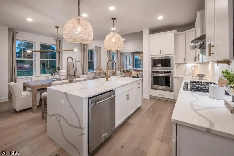 18 Errico Lane, Far Hills Boro