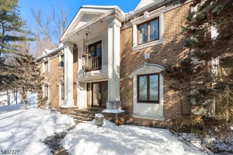 12 E Saddle River Rd, Saddle River Boro