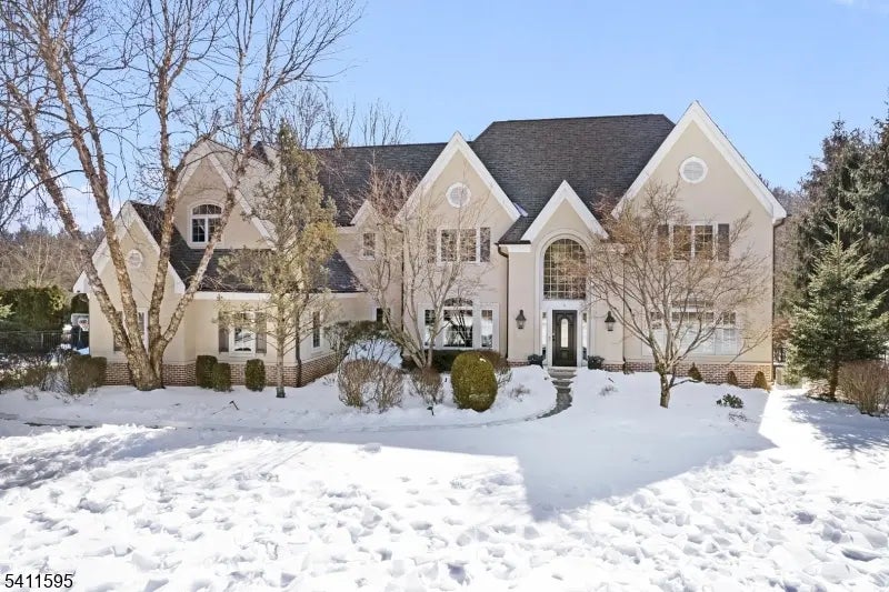 6 Stonehedge Ct, Warren Twp.