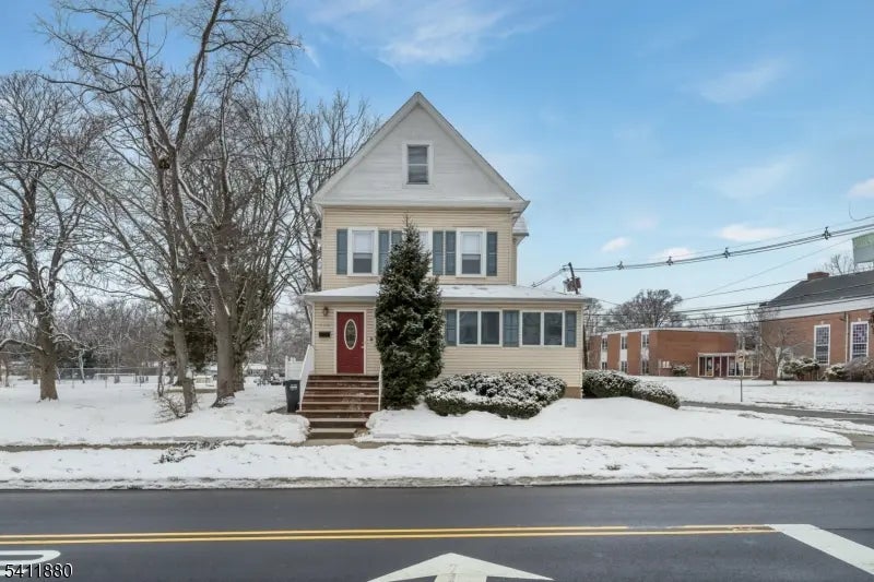 302 Walnut Ave, Cranford Twp.