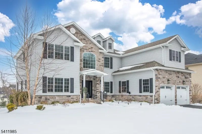 77 Haggerty Dr, West Orange Twp.