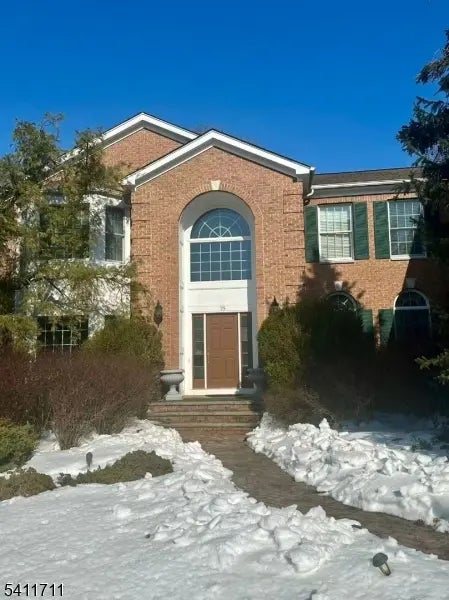 18 Tree Top Ln, Chatham Twp.