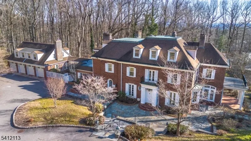 5 Rocky Way, West Orange Twp.