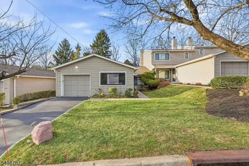 50 Glenview Dr, West Orange Twp.