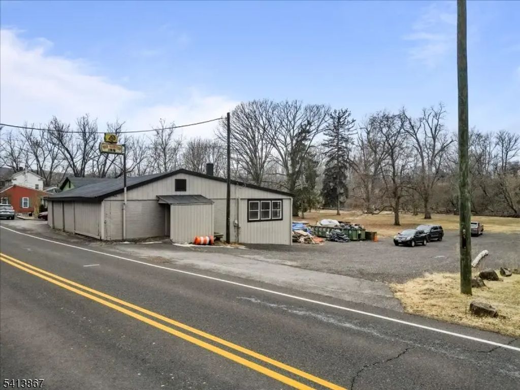 23 Musconetcong River Road, Hampton Boro