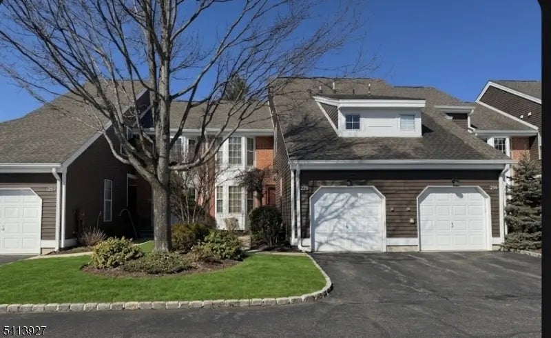 258 De Rose Ct, West Orange Twp.