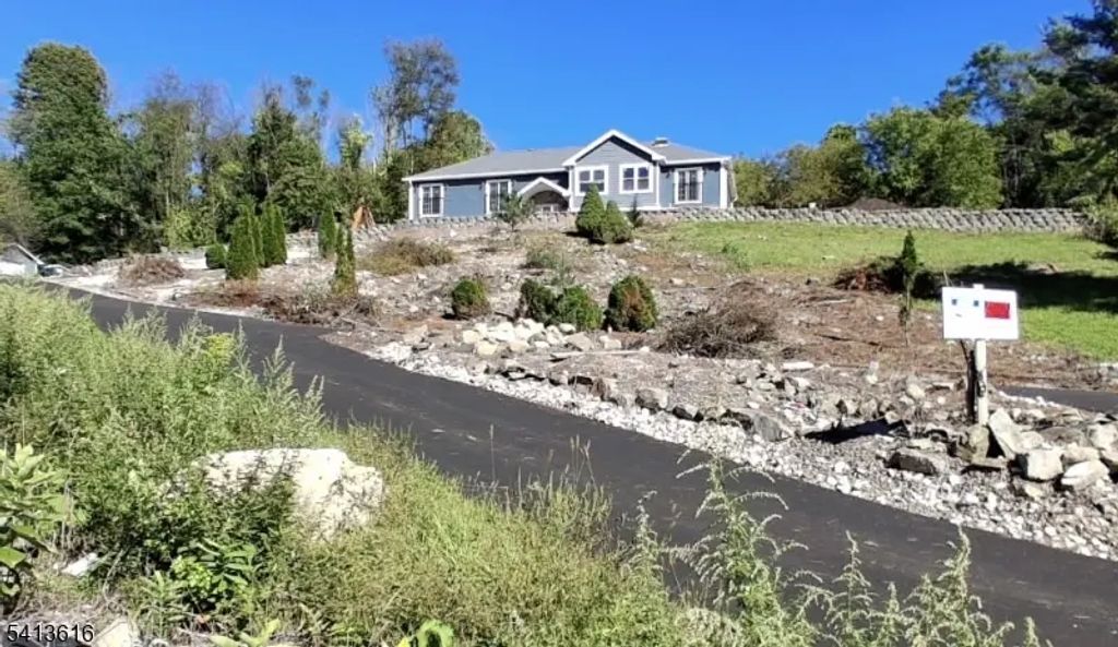 1528 Glenwood Rd (route 565), Vernon Twp.
