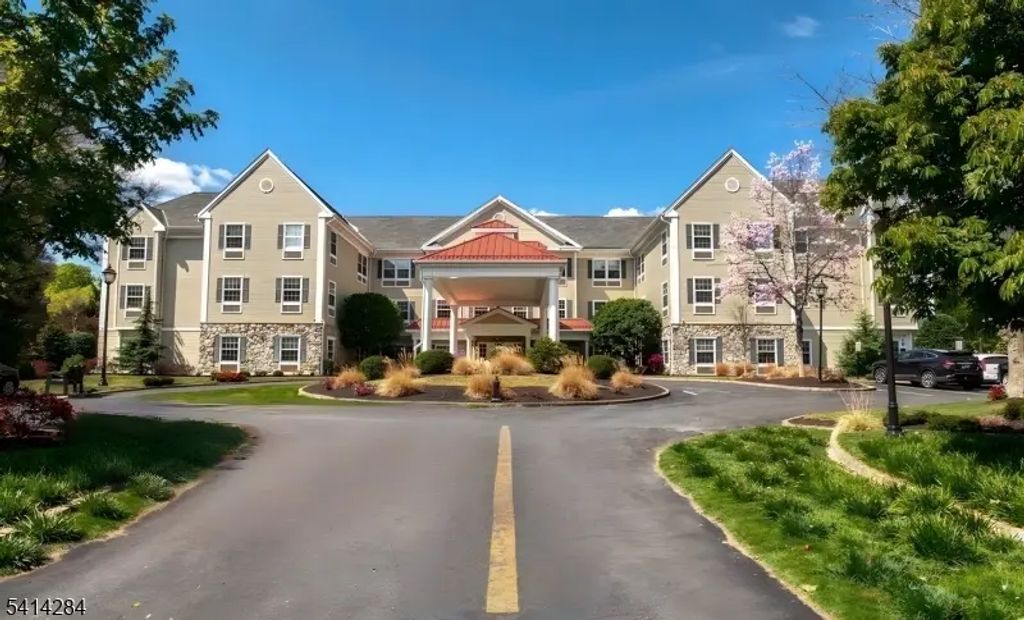 41 Springfield Ave, Summit City