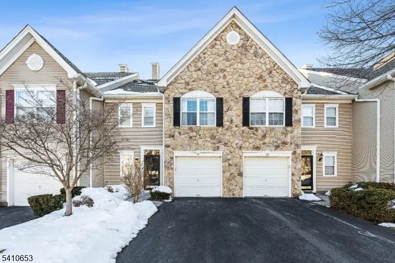 21 Dorchester Dr, Bernards Twp.