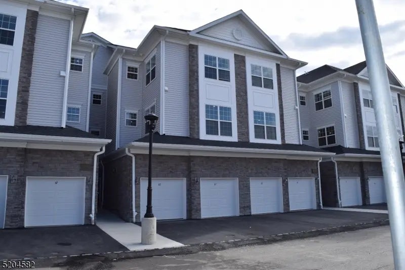 67 Veterans Way, Morris Plains Boro