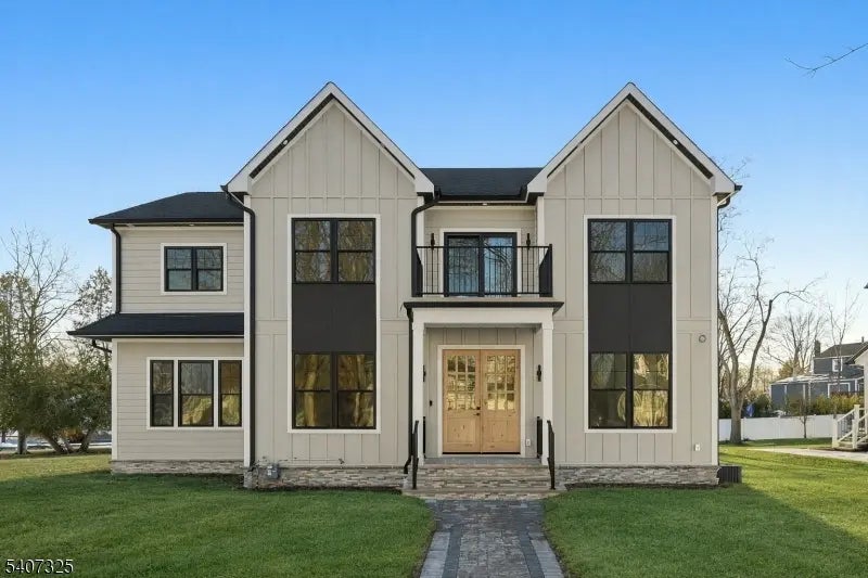 1 Breton Pl, Livingston Twp.