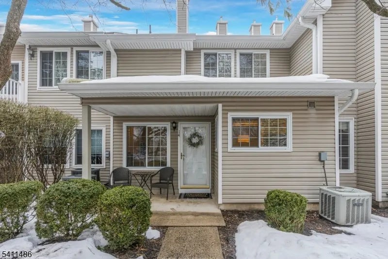 14 Tory Court, Bedminster Twp.