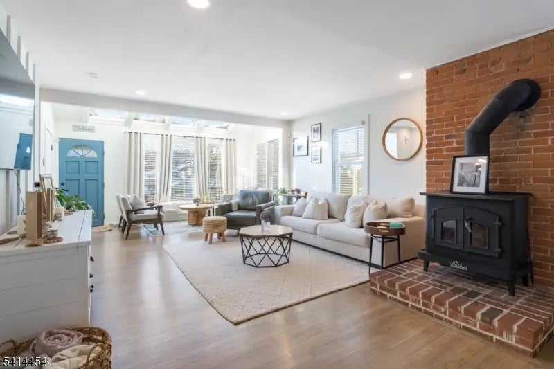 16 Cobb Pl, Morristown Town