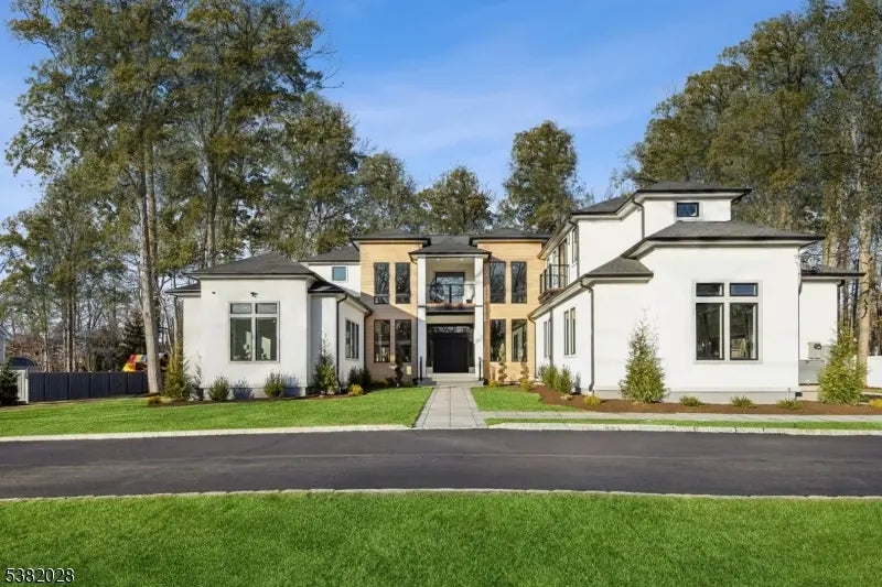 19 Highlander Dr, Scotch Plains Twp.