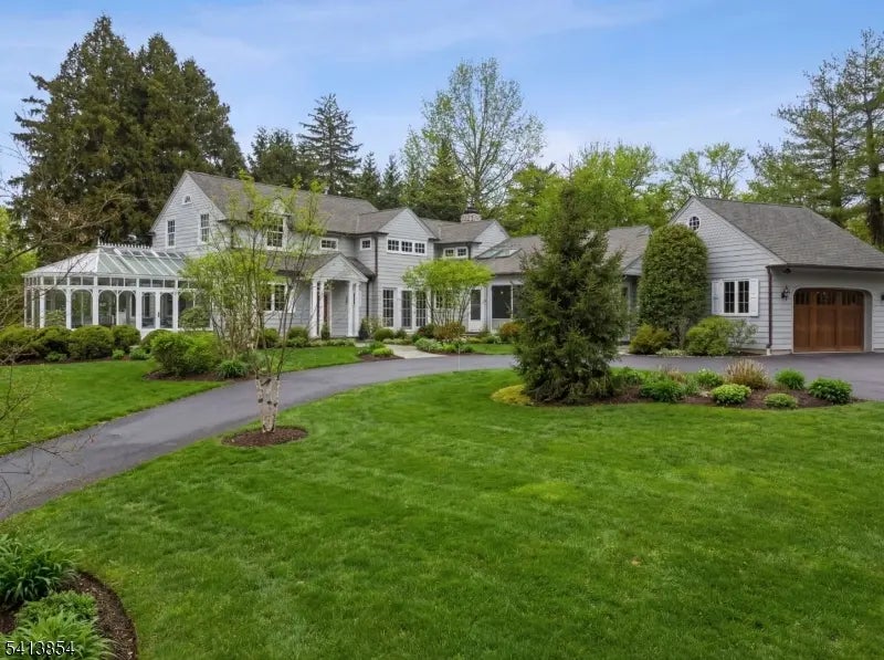 51 Woodcrest Ave, Millburn Twp.