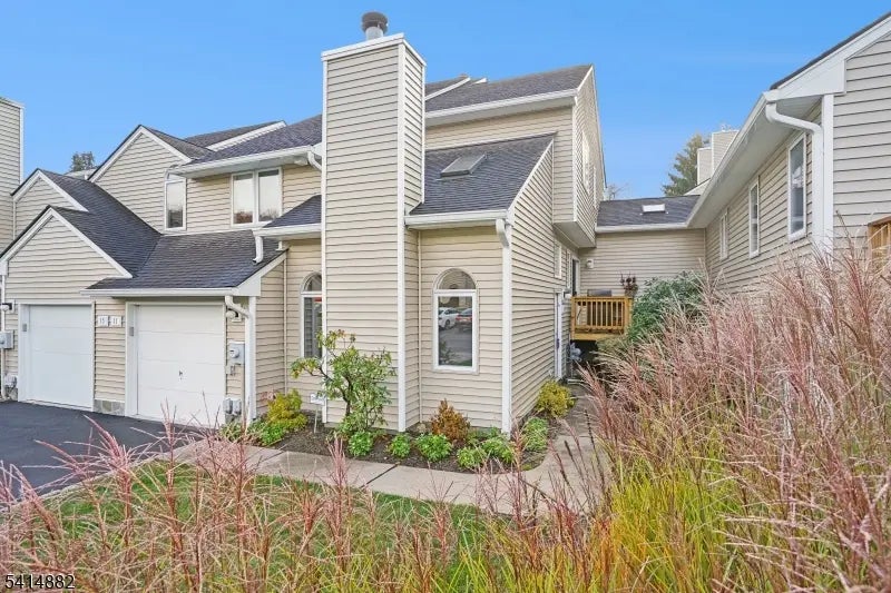 11 Fowler Dr, West Orange Twp.